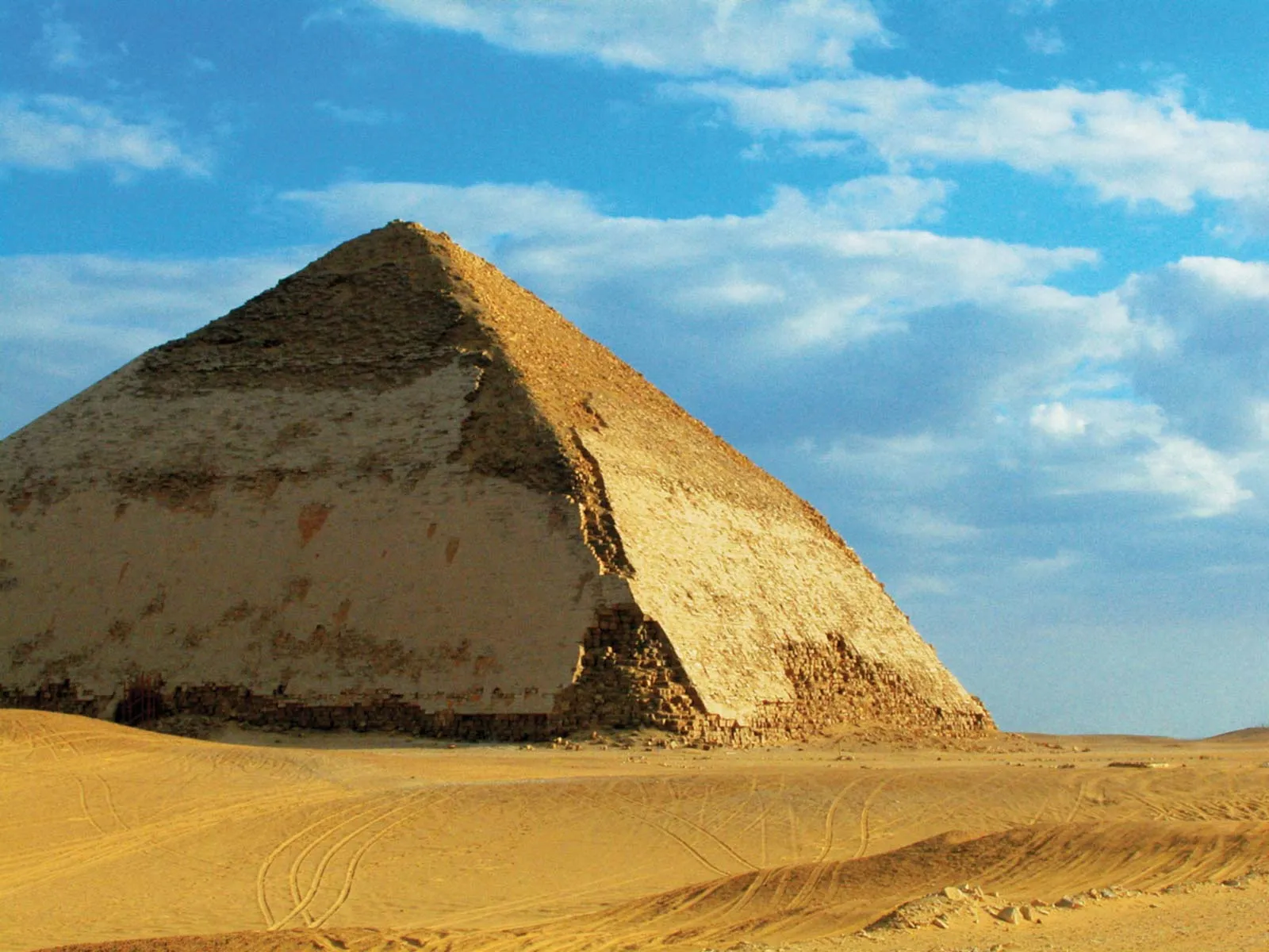 Gebogene Pyramide