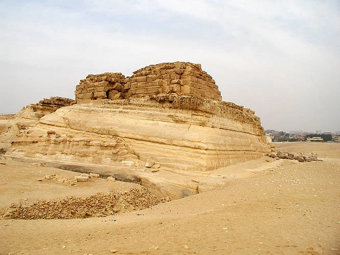 Pyramide von Chentkaus I