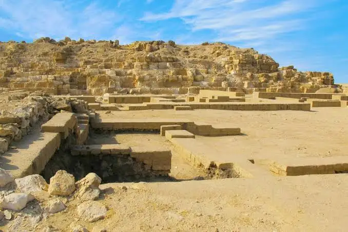 Pyramide von Djedefre