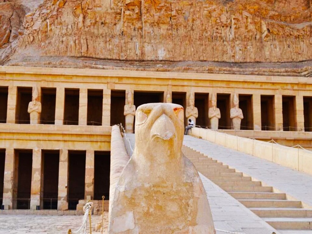 Cairo to Luxor Day Tour by Plane