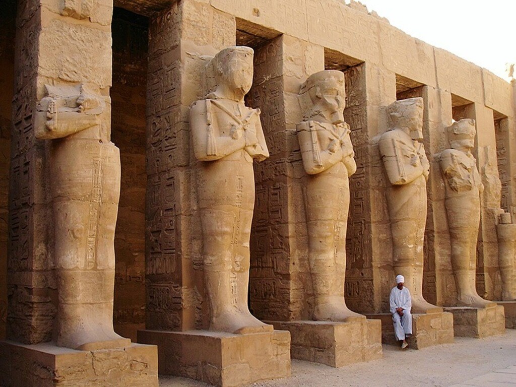 Cairo to Luxor Day Tour by Plane