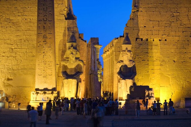Ton- und Lichtshow im Karnak-Tempel in Luxor